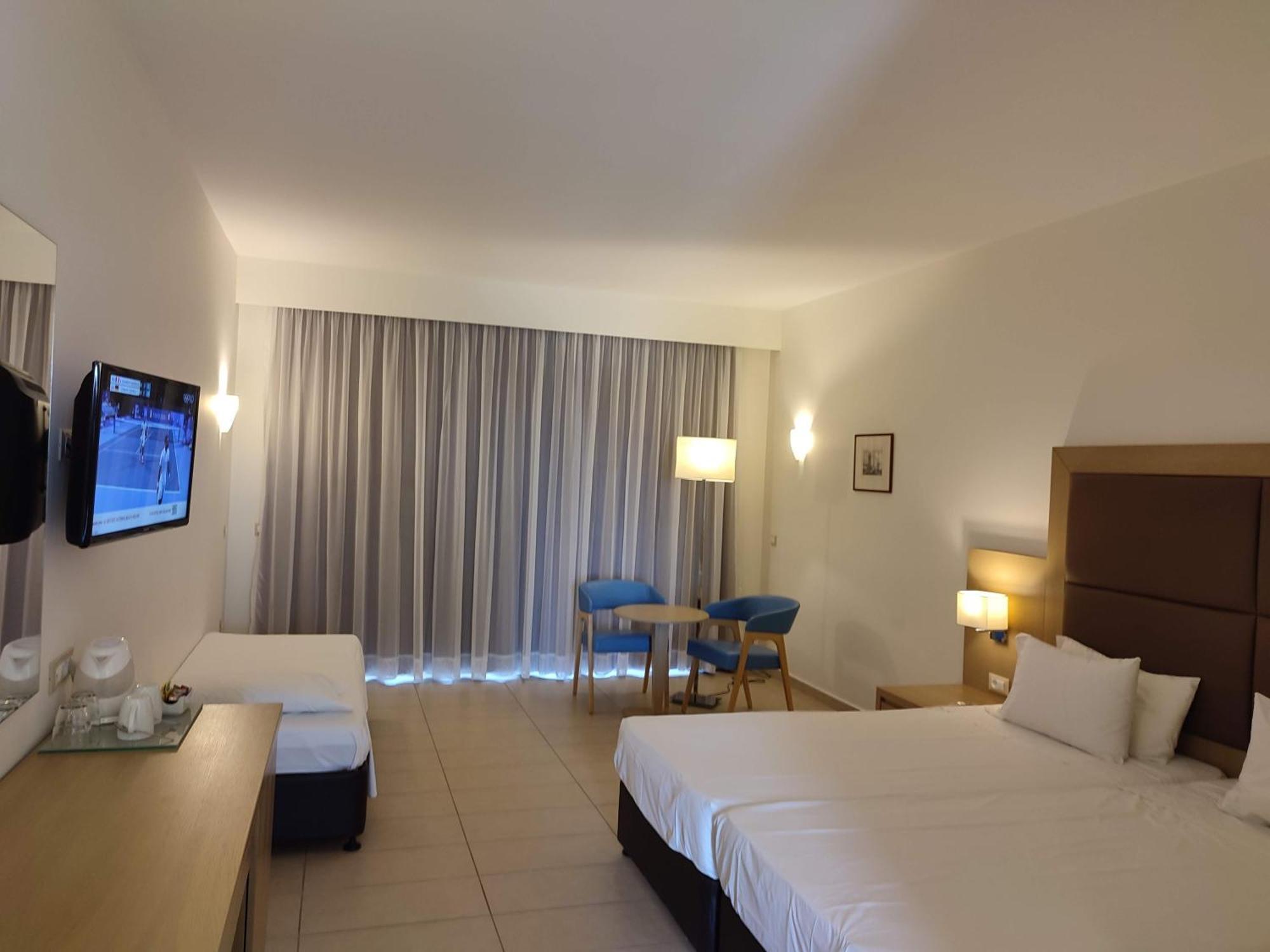 Asterias Beach Resort 阿凡投 外观 照片